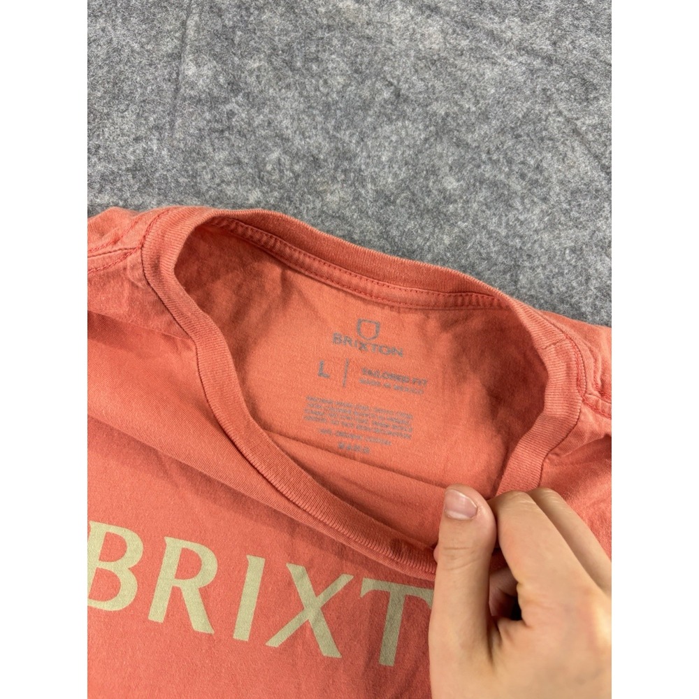 Brixton Mens Tailored Fit Graphic Logo T-Shirt Coral Orange Size Large - Picture 7 of 8